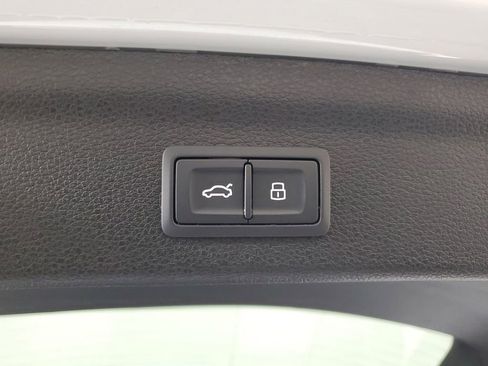 Used 2024 Audi Q3 2.0T Premium w/ Convenience Package image 10