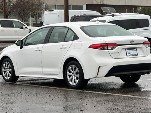 Used 2023 Toyota Corolla LE image 7