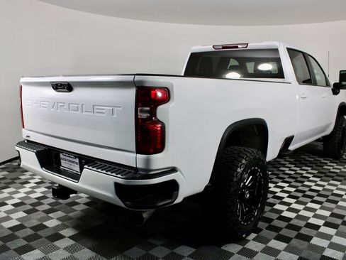 Used 2023 Chevrolet Silverado 2500 LT AWD/4WD image 9