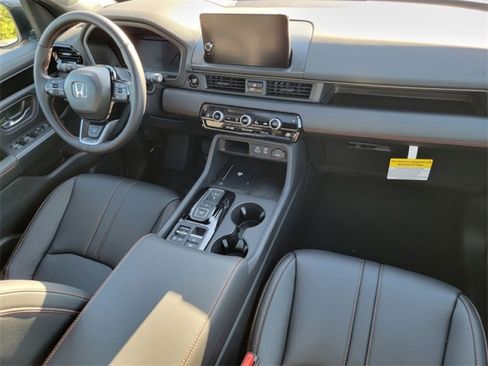 New 2025 Honda Pilot TrailSport image 21