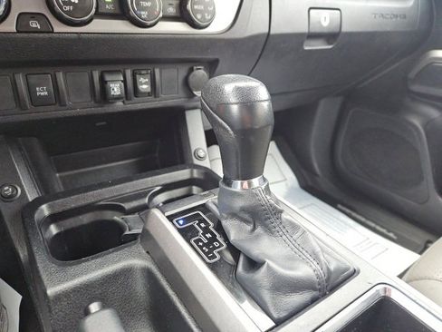 Used 2019 Toyota Tacoma SR5 image 38