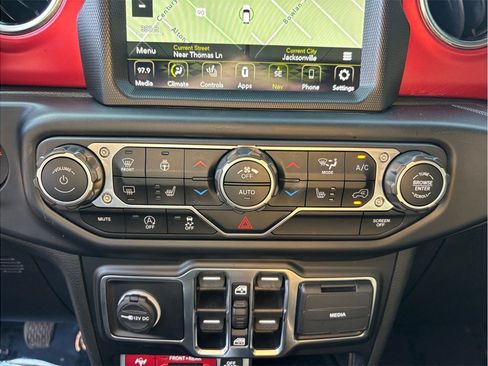 Used 2022 Jeep Gladiator Rubicon w/ LED Lighting Group AWD/4WD image 27