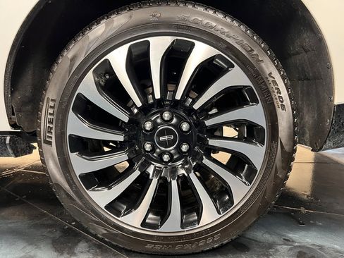 Used 2022 Lincoln Navigator Black Label image 19