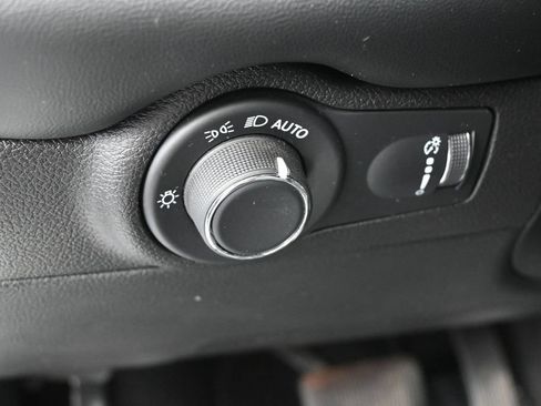 Used 2025 Dodge Durango R/T AWD/4WD image 32
