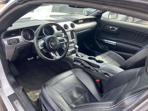 Used 2018 Ford Mustang Premium RWD image 8