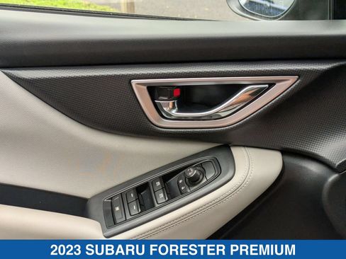 Used 2023 Subaru Forester Premium AWD/4WD image 13