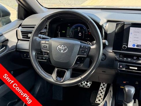 Used 2025 Toyota Camry SE w/ Convenience Package FWD image 14