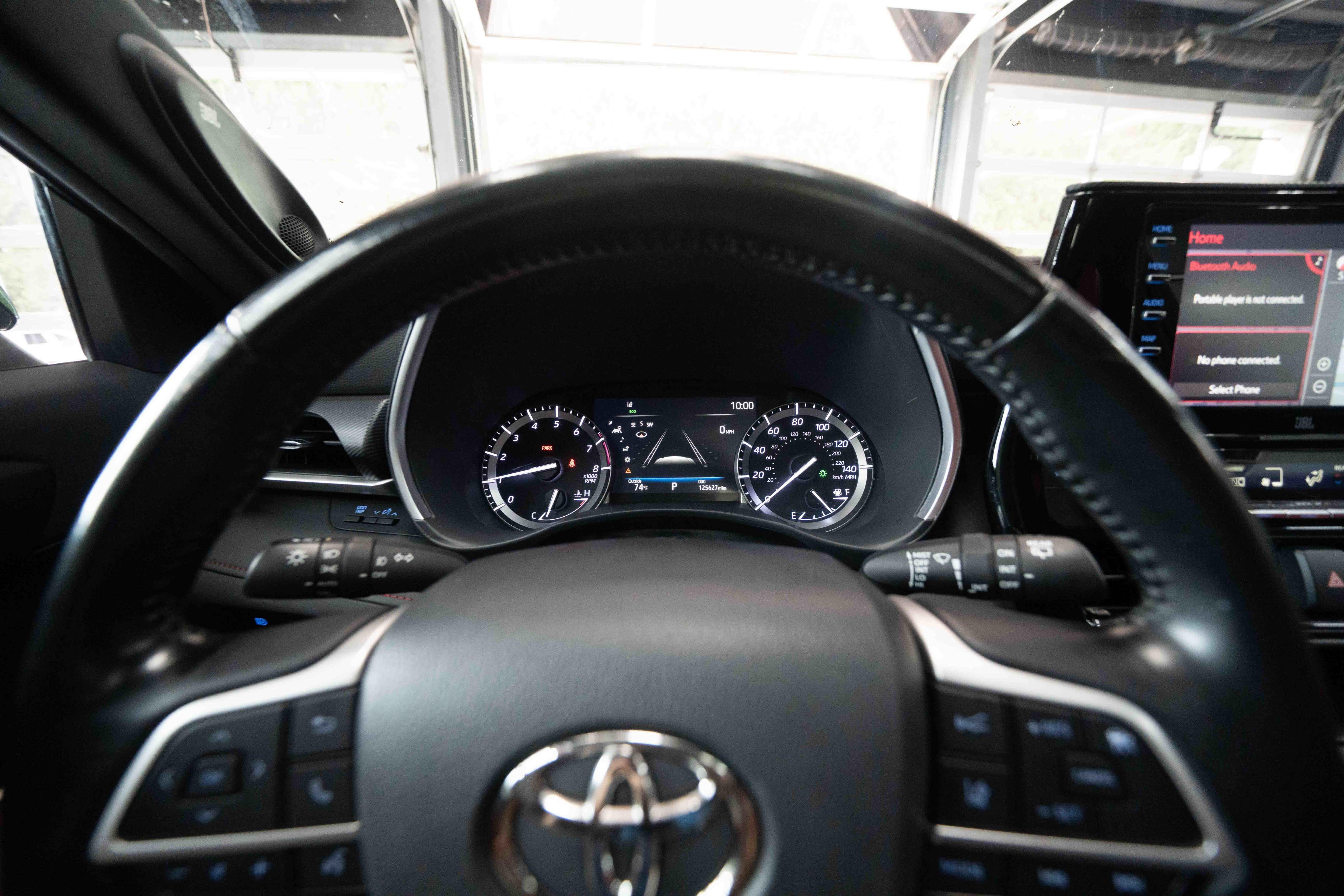 Used 2022 Toyota Highlander XSE AWD/4WD image 15