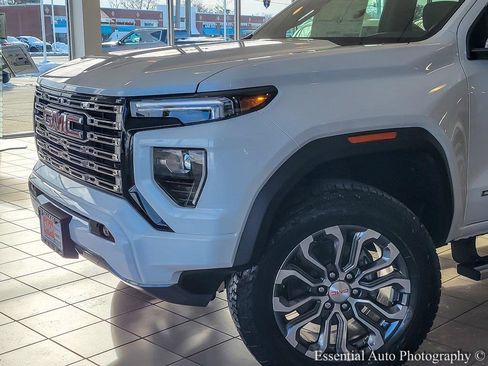New 2026 GMC Canyon Denali image 3