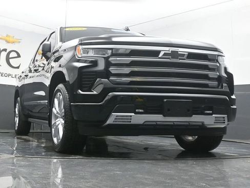 Certified 2025 Chevrolet Silverado 1500 High Country image 3