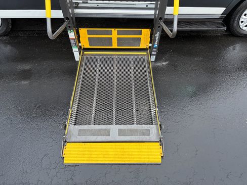 Used 2017 Ford Transit 350 XL image 18