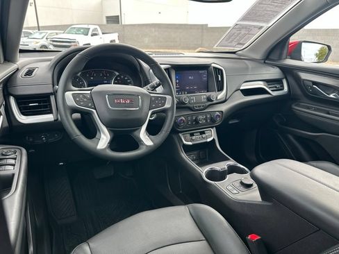 Used 2024 GMC Terrain SLT AWD/4WD image 16