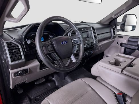 Used 2020 Ford F250 XL w/ Power Equipment Group image 9