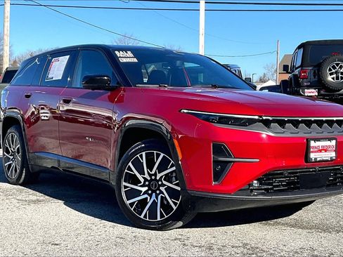 Used 2025 Jeep Wagoneer S Limited image 1