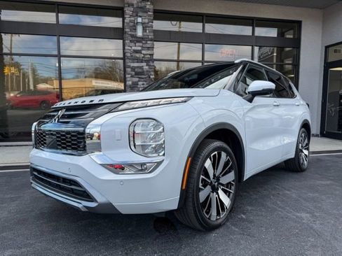 Used 2025 Mitsubishi Outlander SEL image 22