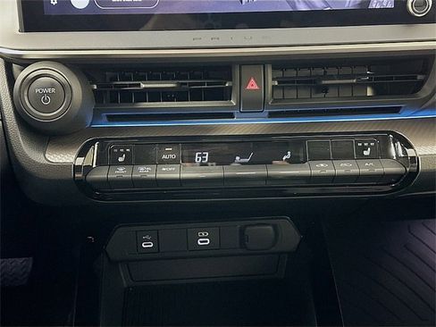 Used 2023 Toyota Prius XLE image 17