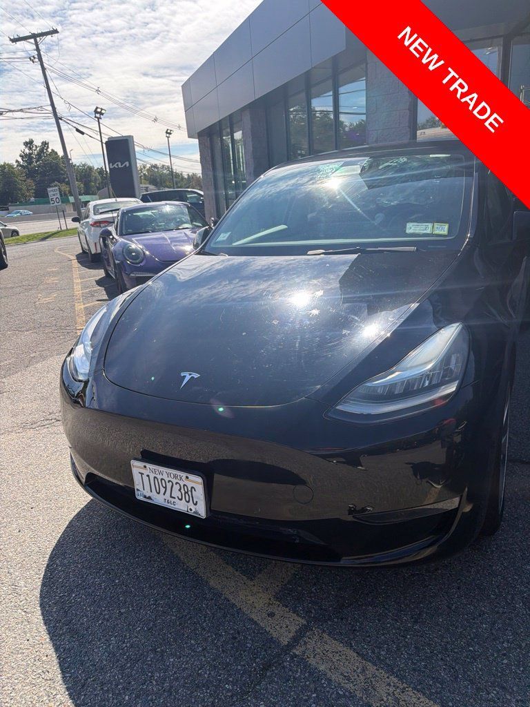 Used 2021 Tesla Model Y Long Range AWD/4WD image 1