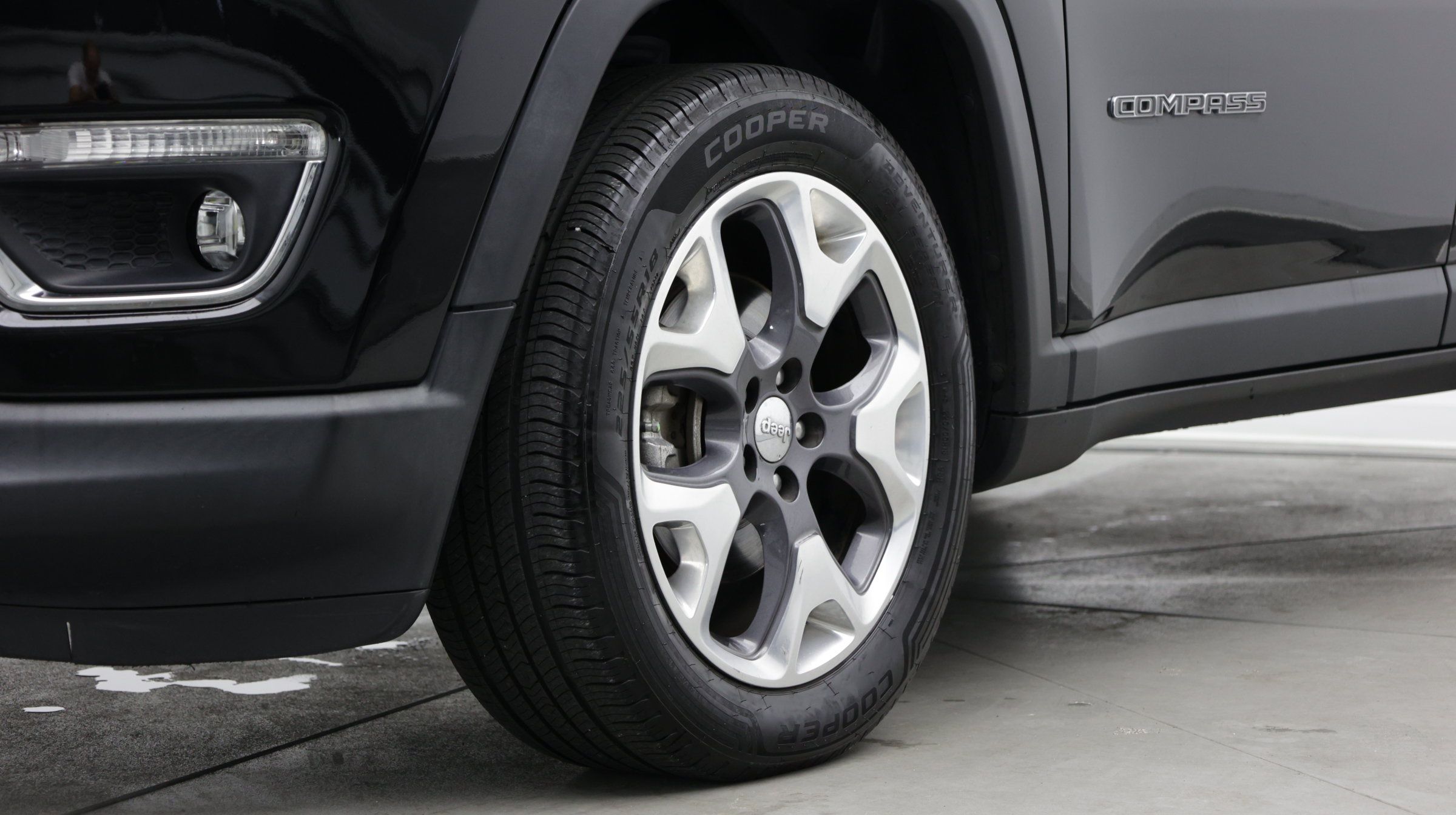 Used 2020 Jeep Compass Limited FWD image 8