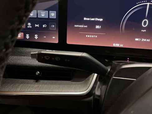 Used 2024 Lucid Air Touring image 19