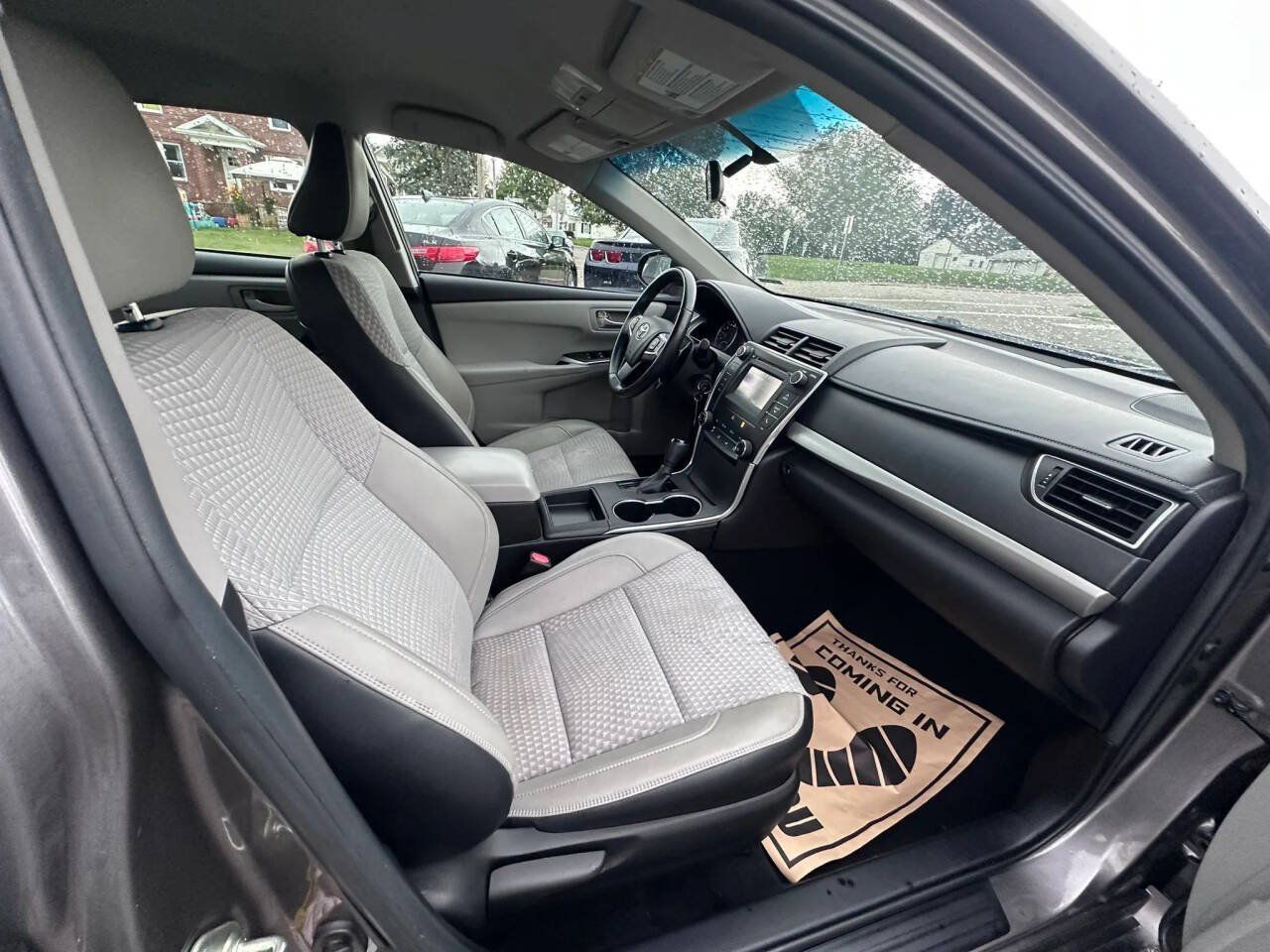 Used 2015 Toyota Camry SE FWD image 12