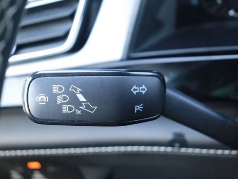 Used 2024 Volkswagen Atlas Cross Sport SE image 23