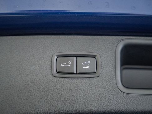 Used 2022 Porsche Macan AWD/4WD image 9