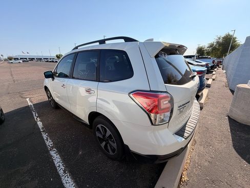 Used 2018 Subaru Forester 2.5i Premium w/ All-Weather Package AWD/4WD image 6