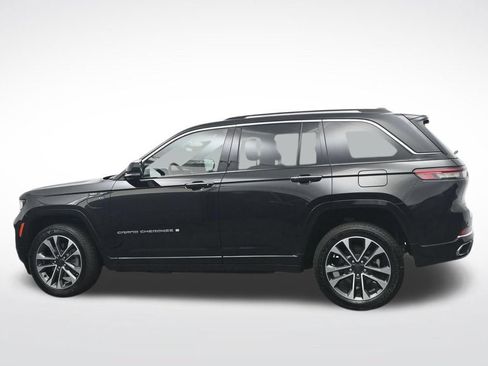 Used 2023 Jeep Grand Cherokee Overland w/ Luxury Tech Group IV AWD/4WD image 10