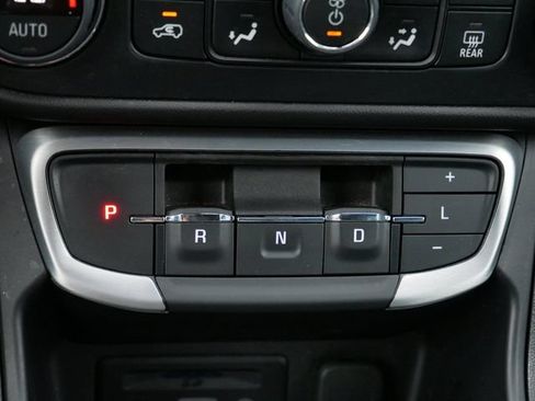 Used 2024 GMC Terrain SLT AWD/4WD image 23
