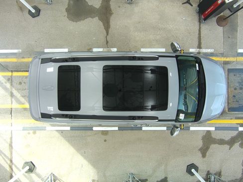 Used 2020 Chrysler Pacifica Limited image 11