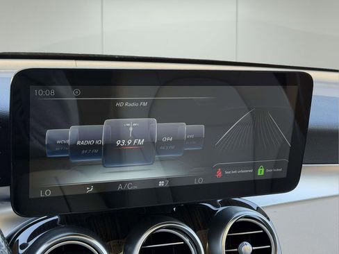 Used 2016 Mercedes-Benz GLC 300 image 3