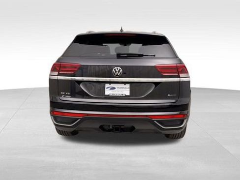 Used 2023 Volkswagen Atlas Cross Sport SE image 3