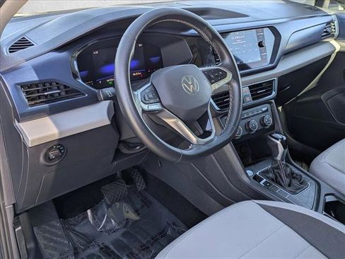 Used 2022 Volkswagen Taos SE image 10