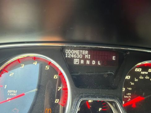 Used 2015 GMC Acadia SLE FWD image 14