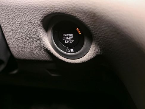 Used 2022 Chrysler Pacifica Touring-L image 32