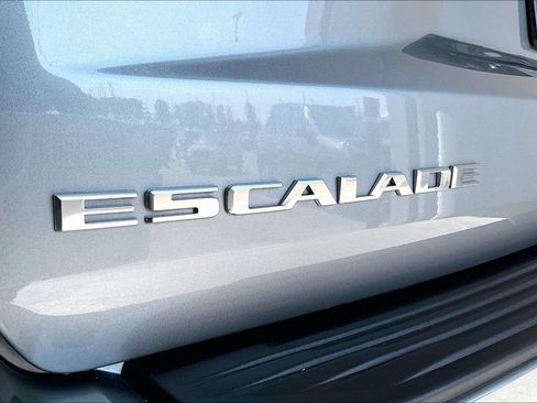 Used 2025 Cadillac Escalade ESV V AWD/4WD image 42