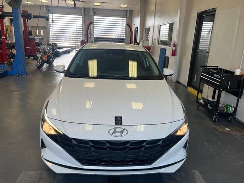 Used 2022 Hyundai Elantra SEL FWD image 12
