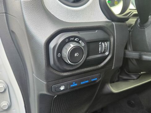 Used 2024 Jeep Wrangler Unlimited w/ Convenience Group image 16