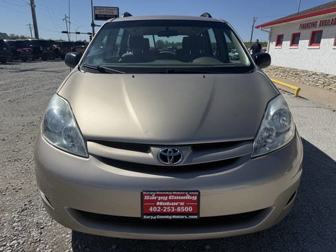 Used 2007 Toyota Sienna CE FWD image 8
