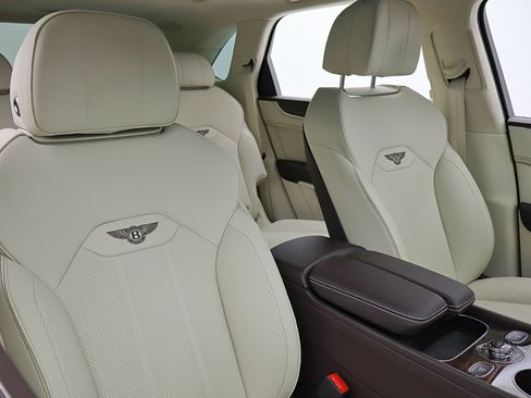 Used 2024 Bentley Bentayga Hybrid V6/LEASE OPTIONS AVAILA image 37
