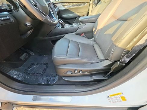Used 2024 Cadillac XT6 Premium Luxury w/ Technology Package AWD/4WD image 25