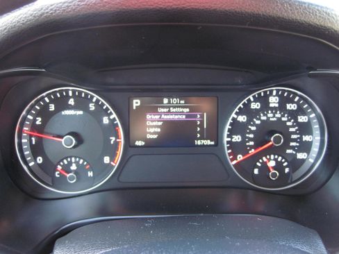 Used 2023 Kia Forte LXS image 11