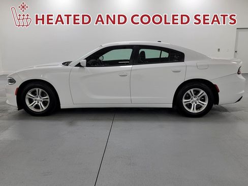 Used 2020 Dodge Charger SXT w/ Leather Interior Group RWD image 5