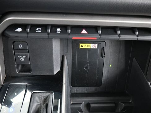 Used 2022 Toyota Tundra Limited image 25