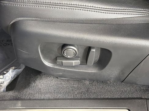 Certified 2025 Land Rover Range Rover Evoque Dynamic SE image 24