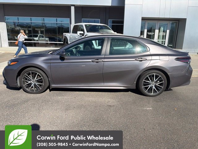 Used 2023 Toyota Camry SE FWD image 4