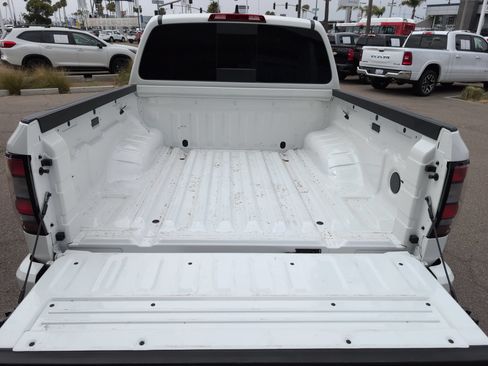 Used 2025 Nissan Frontier PRO-4X AWD/4WD image 23