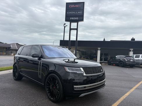 Used 2023 Land Rover Range Rover Long Wheelbase SE AWD/4WD image 1