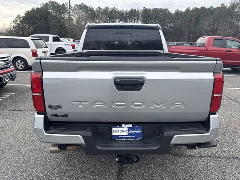 Used 2024 Toyota Tacoma TRD Sport w/ TRD Sport Upgrade Package image 6