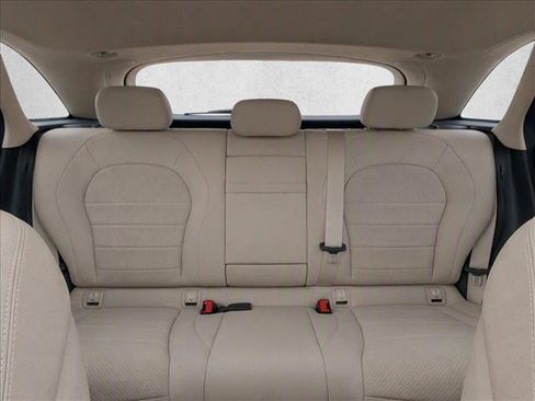Used 2017 Mercedes-Benz GLC 300 4MATIC image 28